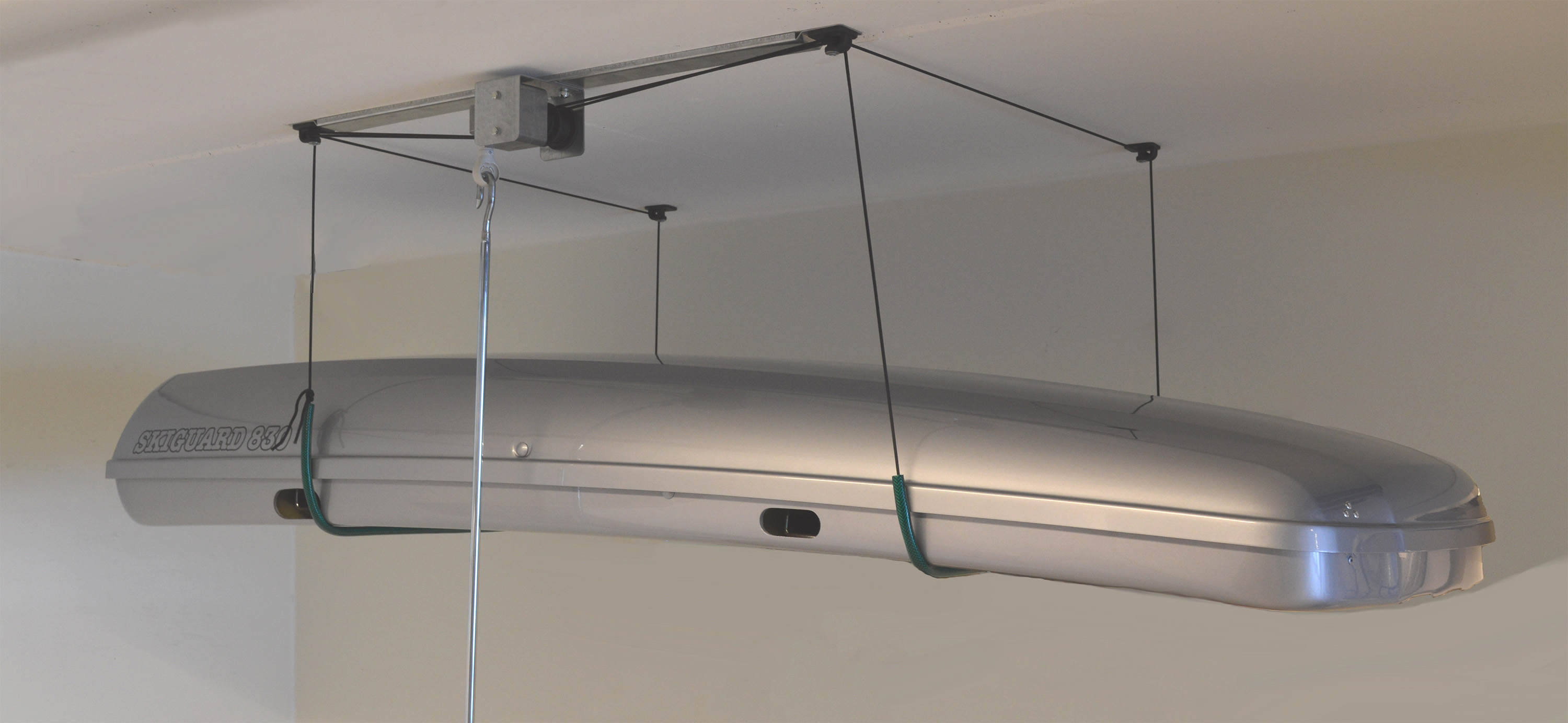 Ceiling mounted box lift